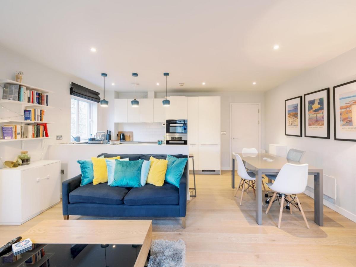 Apartment Pass The Keys Stylish - Prime Location