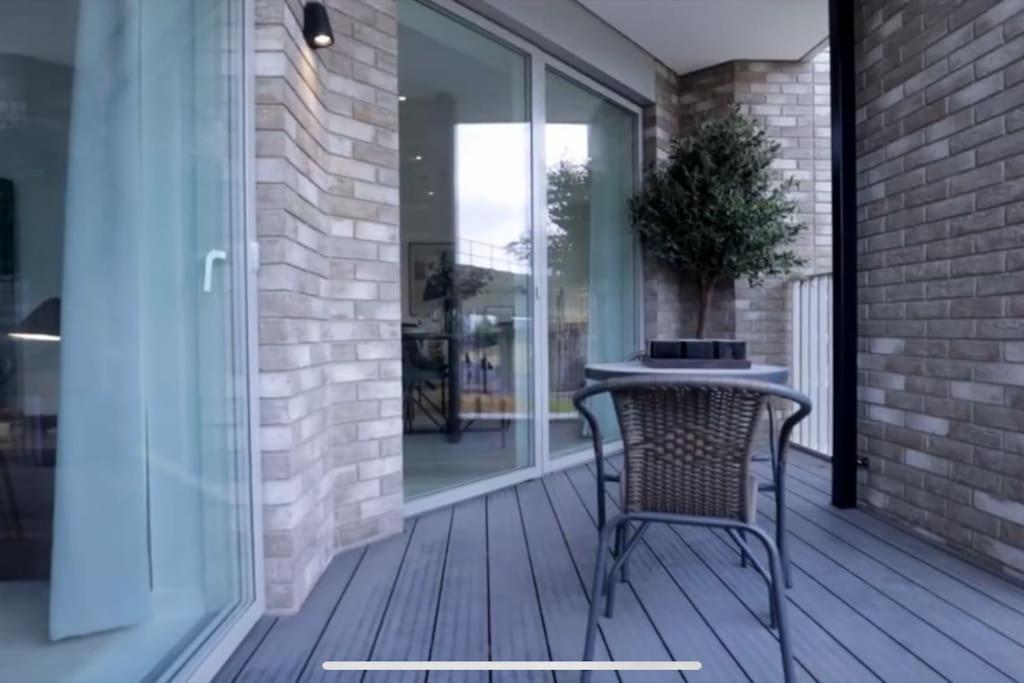 Apartment Luxury 1 Bedroom East *