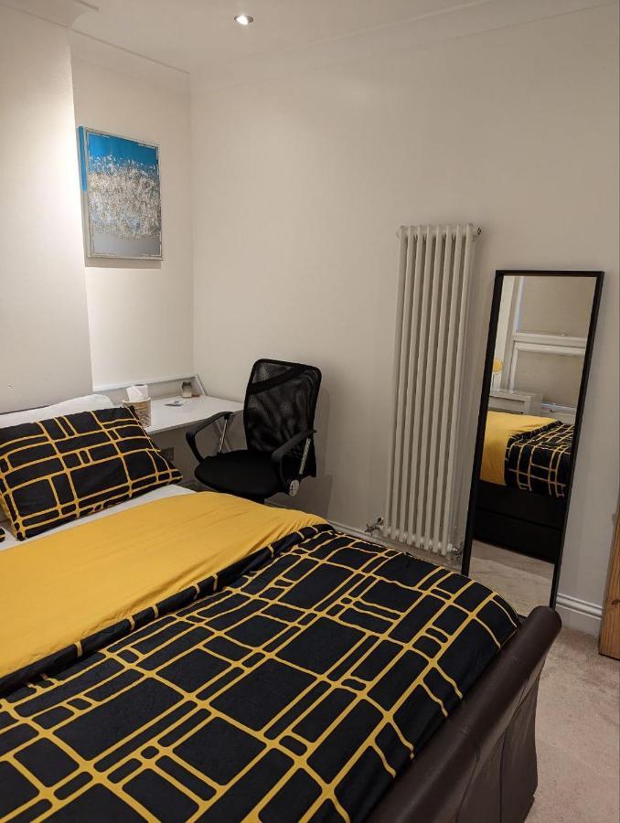 Lejlighed Fully-equipped Flat In The Of London.