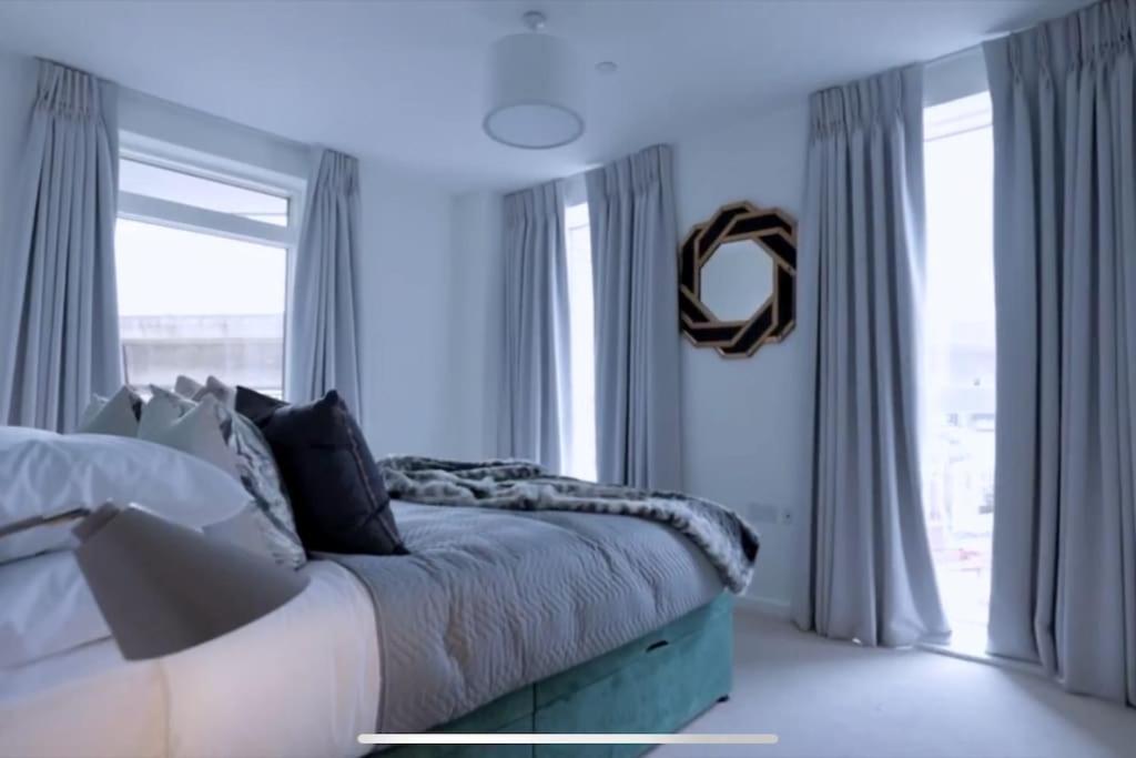 Luxury 1 Bedroom East *