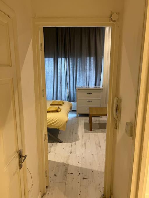 Lejlighed Ground Floor One Bedroom Flat Hyde Park In Central *