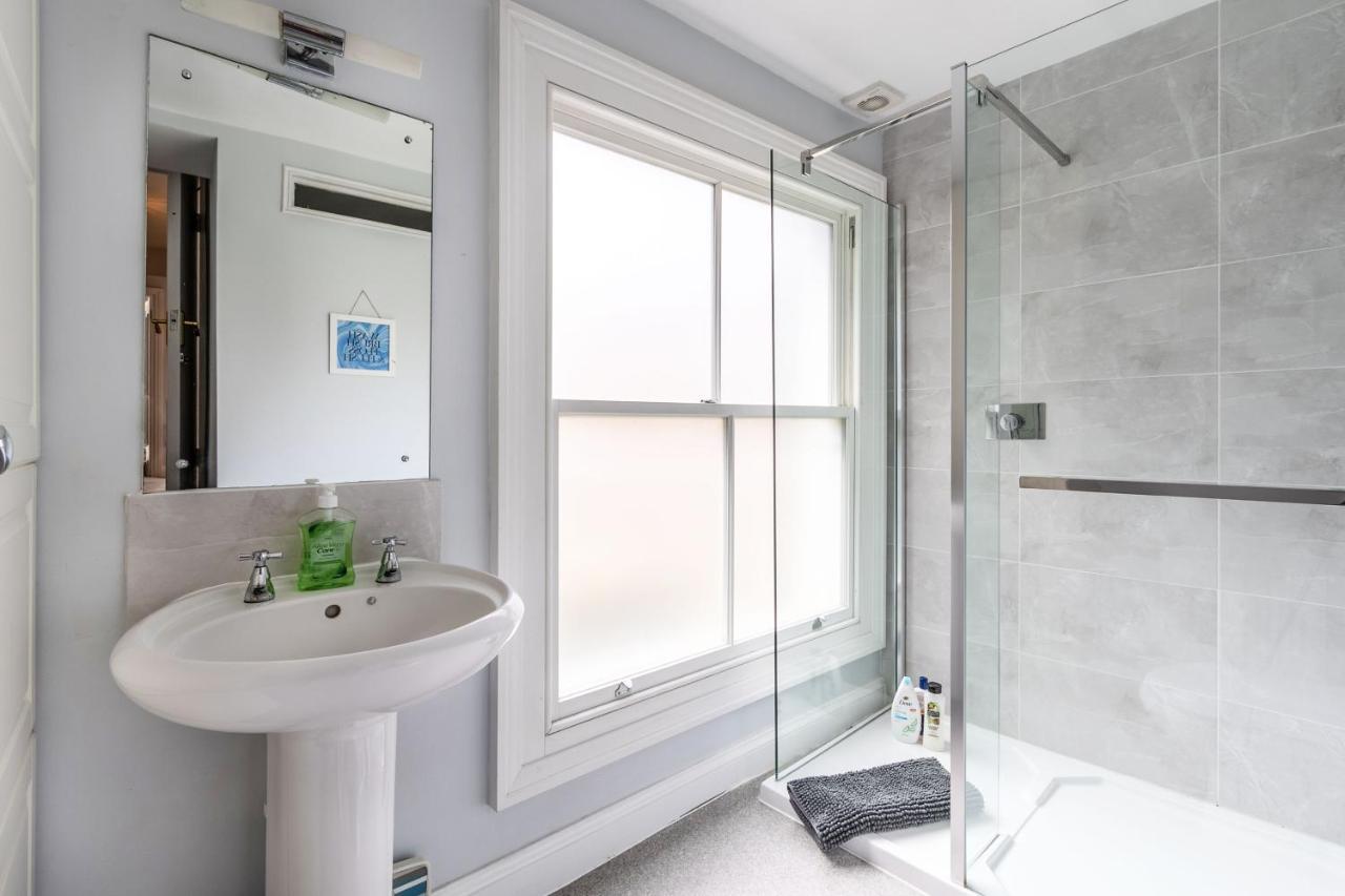 Bright 2 Bedroom Flat With Terrace In Notting Hill * Londen