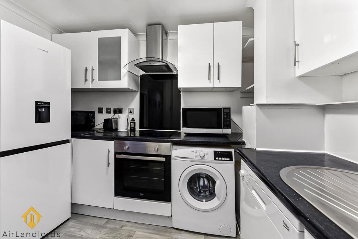 Apartment Charming River View 3 Bedroom In The Heart Of *