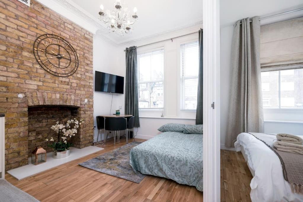 Flat In South West 1 Min To The Station London