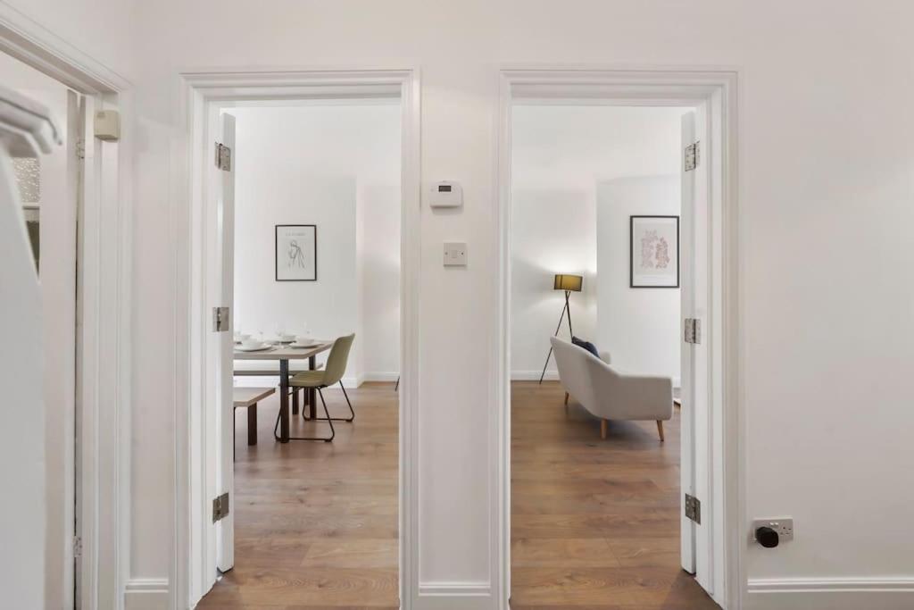 4 Bedroom House Free Off Street Parking Walking Distance To Kensal Rise Station Feriehus London