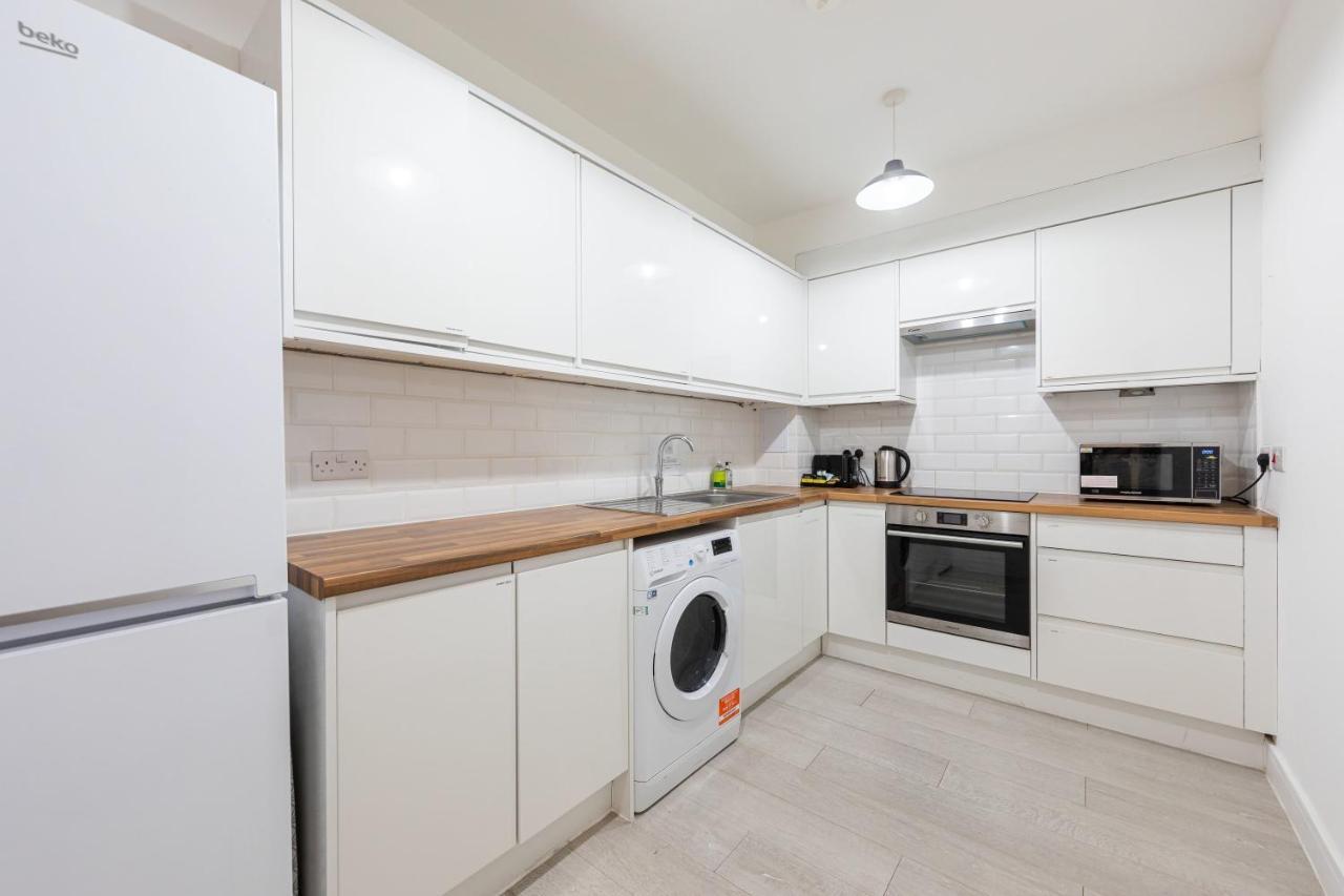 Charming With Kitchen & Laundry Near Tufnell Park Londen