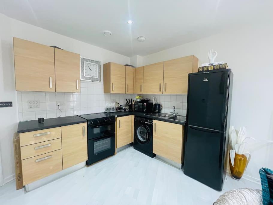 Spacious One Bedroom Ft In King's Cross