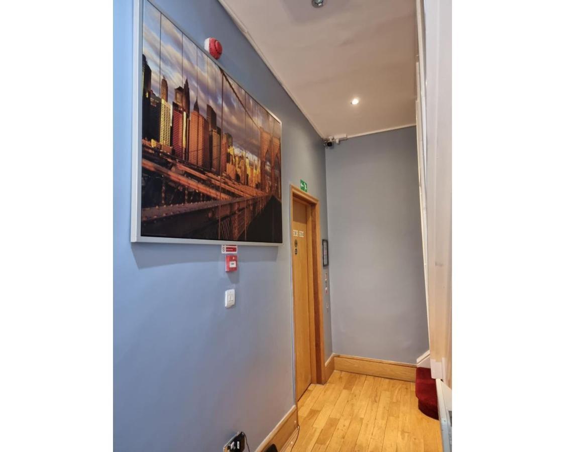 80 Inverness Terrace Apartment