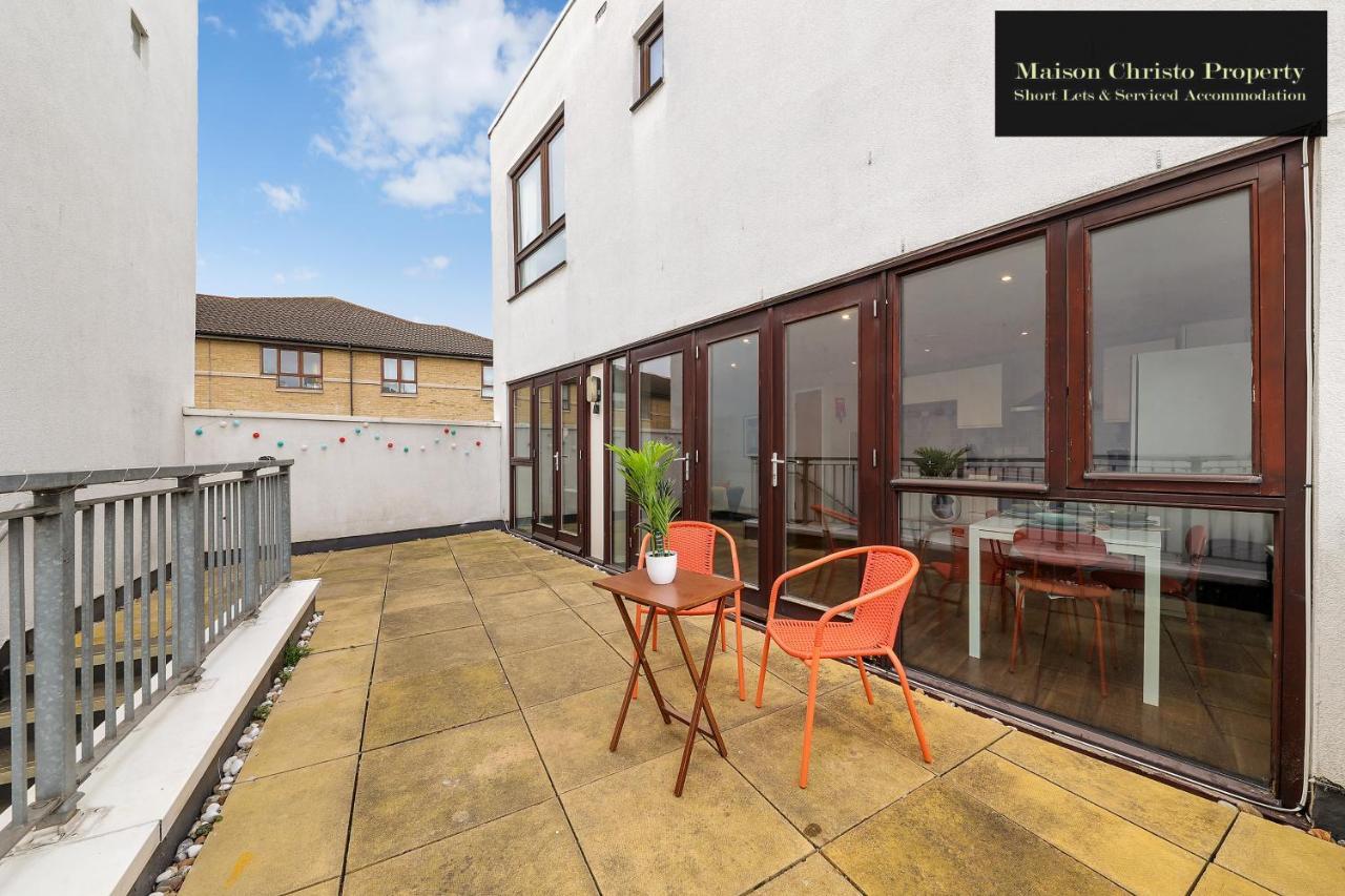Apartment Eden 2bedroom Sleeps 6 In With Wifi & Leisure By Maison Christo Short Lets & Serviced *