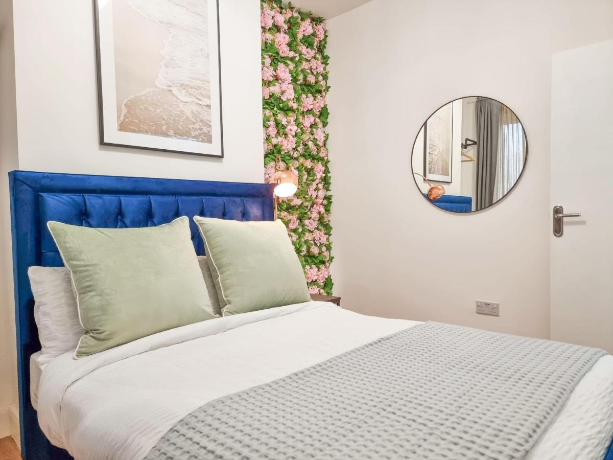 Apartment Designer Flat With Parking Near Peckham & Brixton *