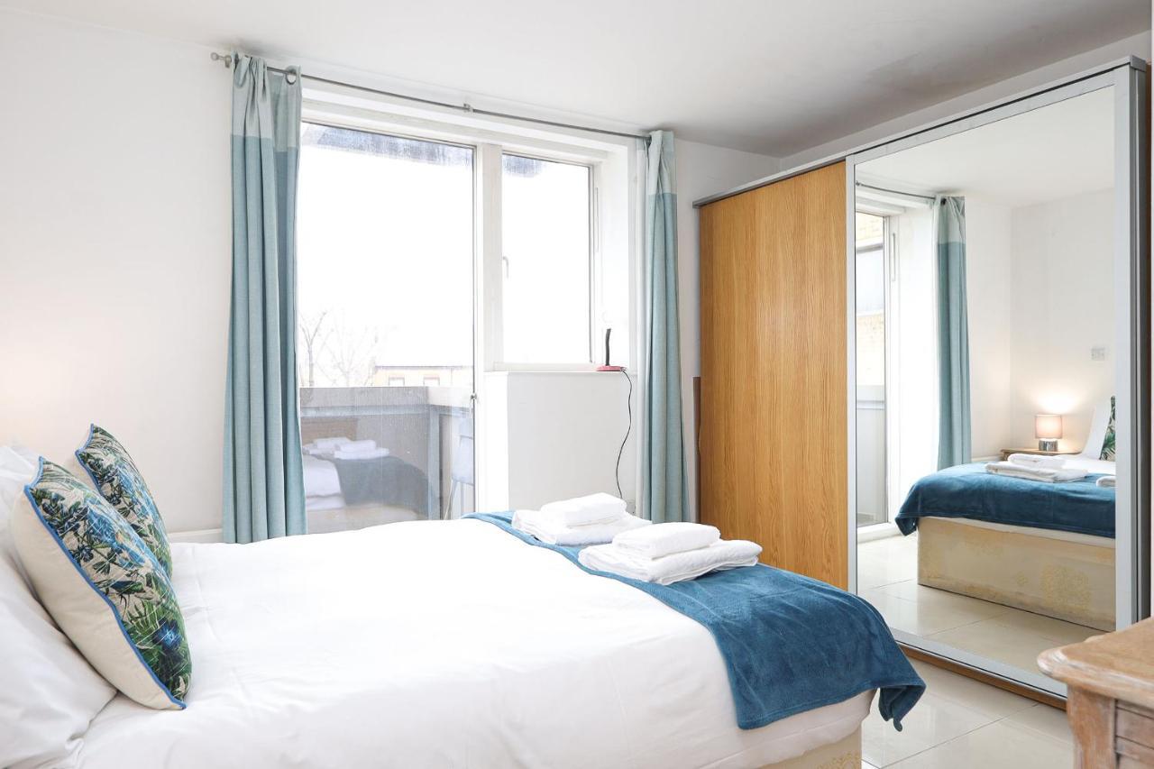 Lägenhet 2-bed 2-bath Flat Around The Corner From Portobello Market *