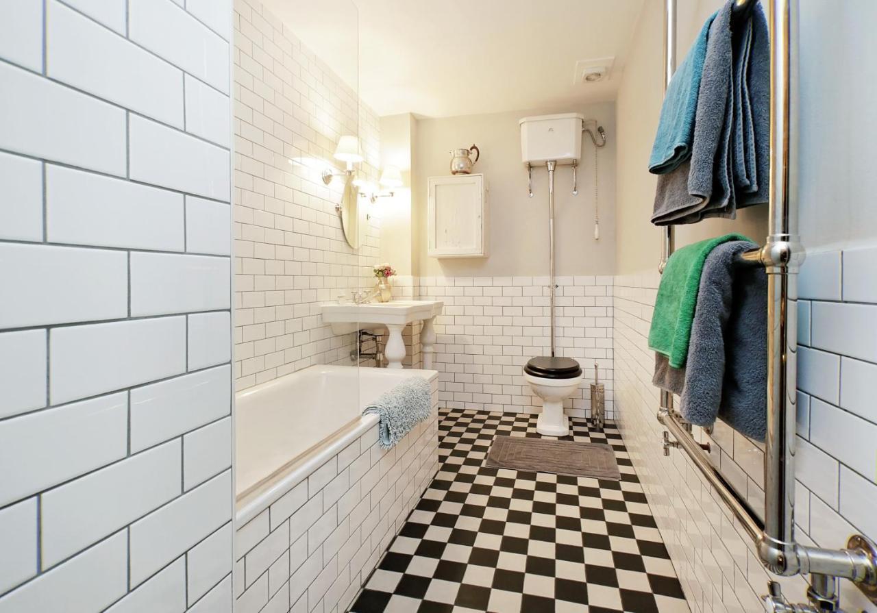 2 Bed Garden In Notting Hill * London