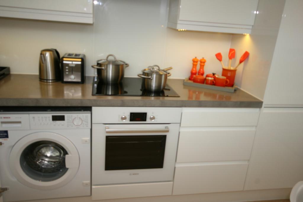 Smart Oxford Street Apartment