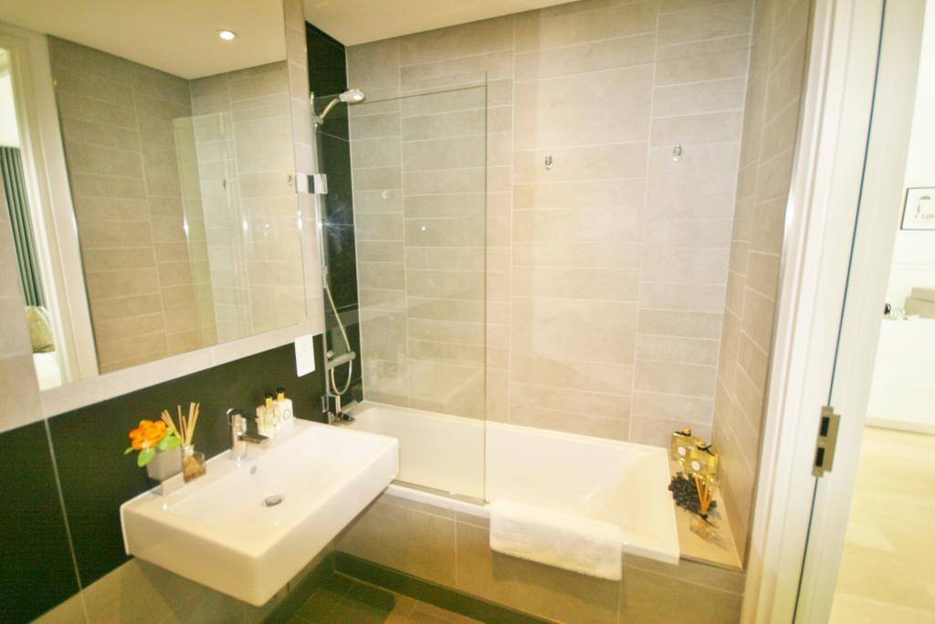 Smart Oxford Street Apartment