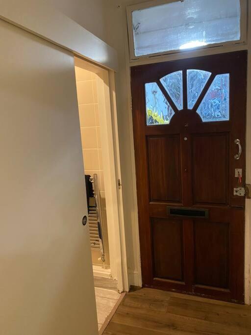 Apartment 019- Premium Location Bayswater 2