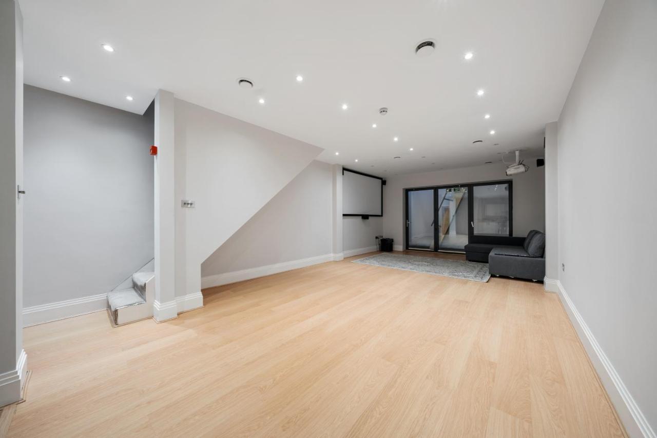 Vakantiehuis Modern 4 Bedroom Townhouse With Cinema In The Heart Of Se1 *