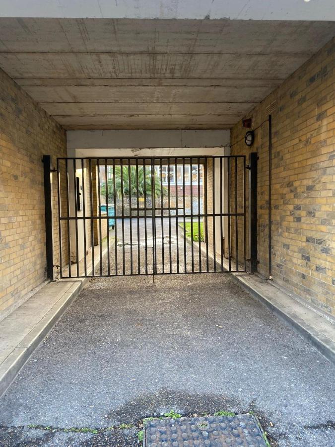 Two Bed Ground Floor - Bermondsey * London