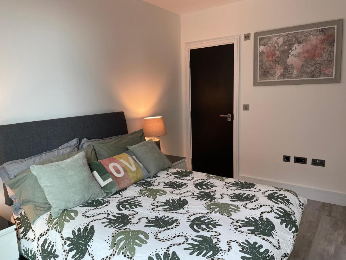 Apartment One West Point , Icon Tower London