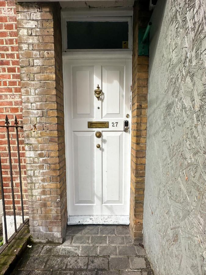 Number 27 Gasthuis Londen