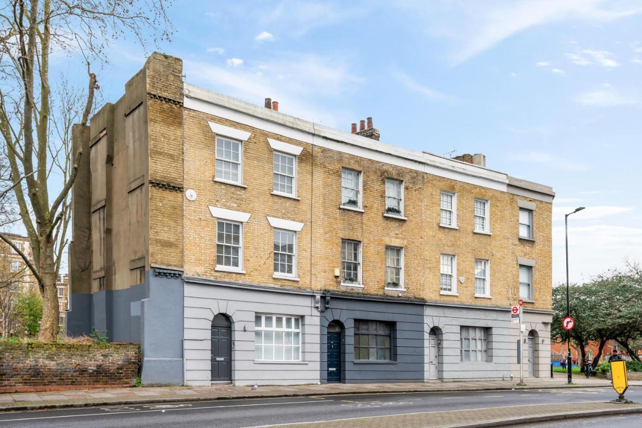 Modern 4 Bedroom Townhouse With Cinema In The Heart Of Se1 Londen