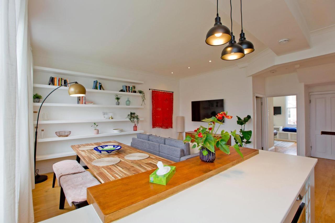 4 Bed Duplex Garden Views * Londen