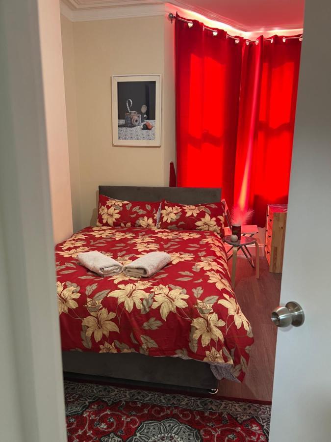 Small Cosy 2 Flat With 2 Double Beds Leilighet London