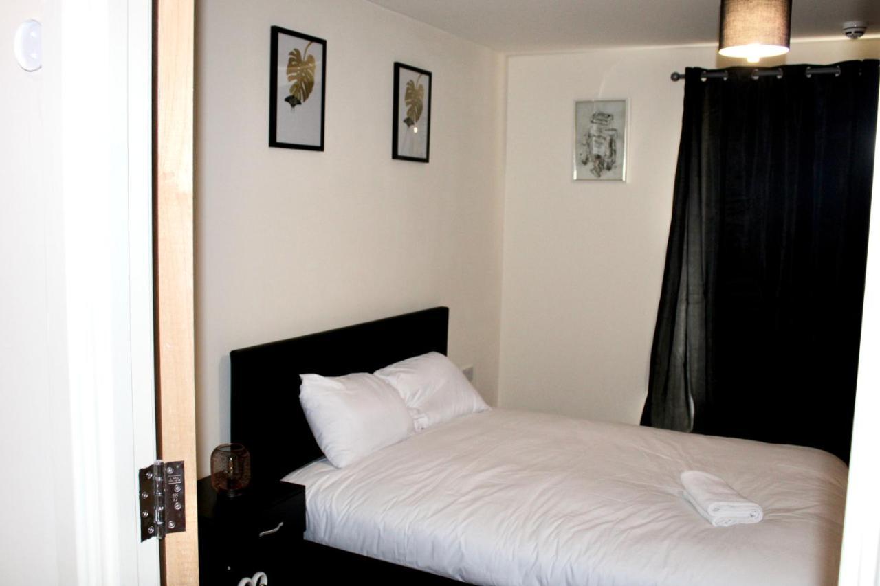 Glamorous Two Bed Flat Lägenhet *