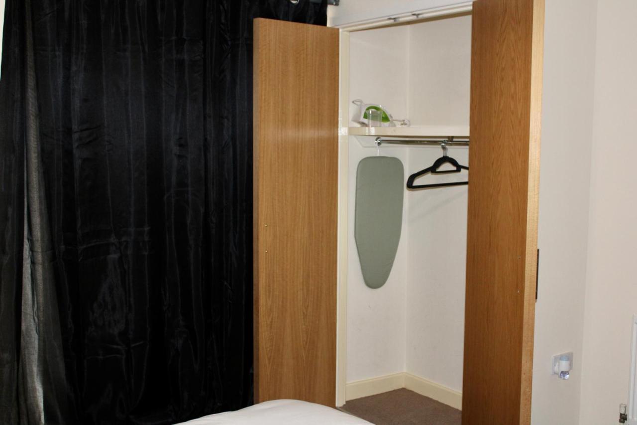 Glamorous Two Bed Flat Lägenhet *