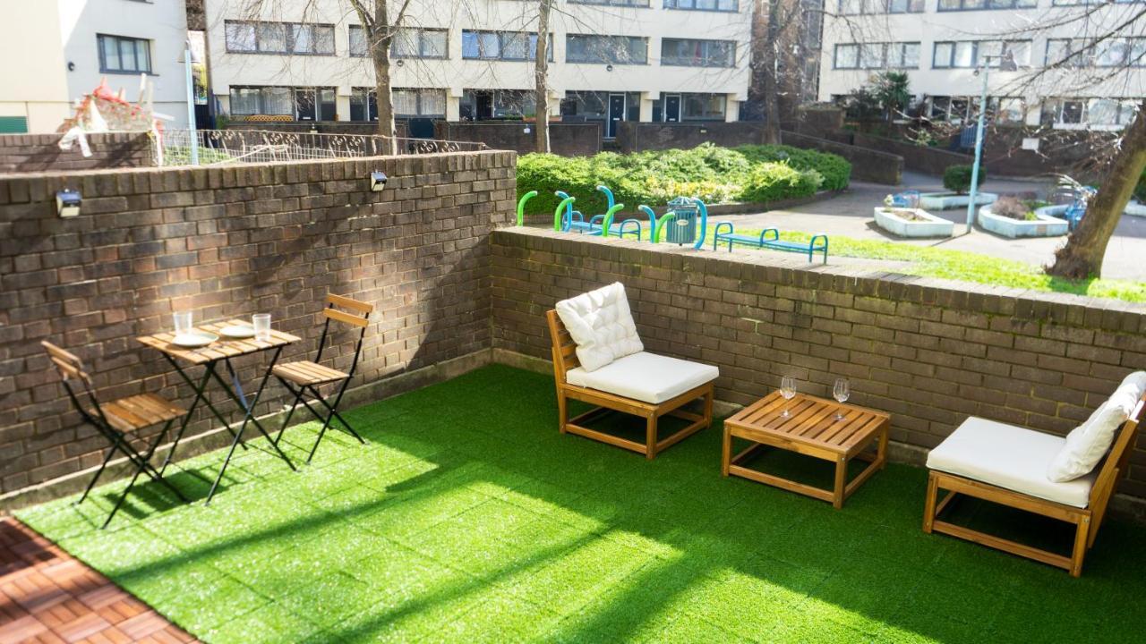 Large Modern 3 Bedrooms House With Patio/terrace Lejlighed *