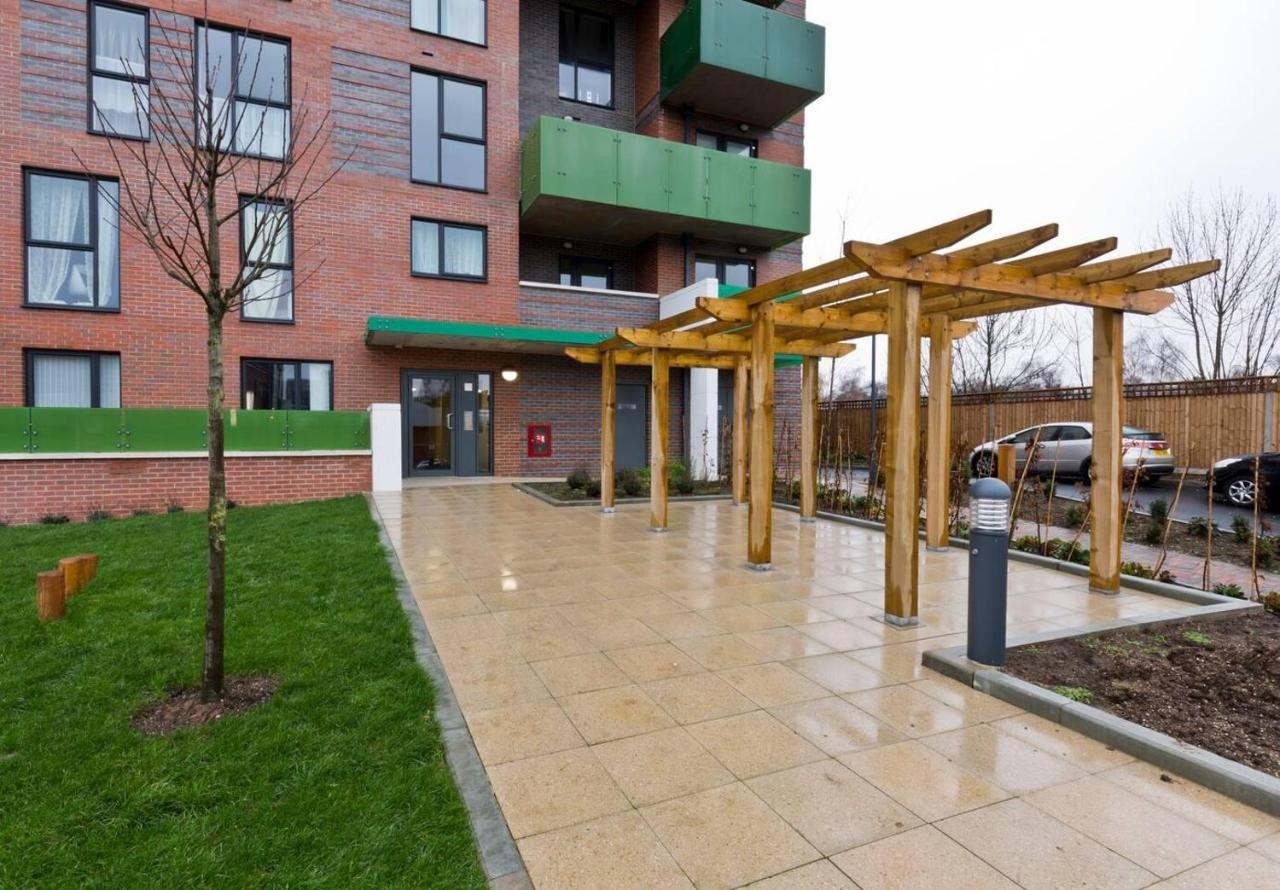2-bed Only 15 Mins From Lejlighed London