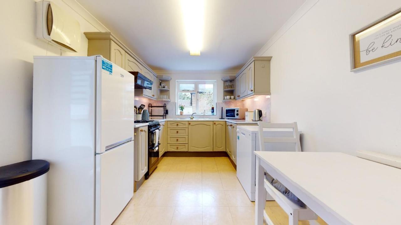 Feriehus Cheerful 4 Bedroom Victorian House With Back Courtyard London
