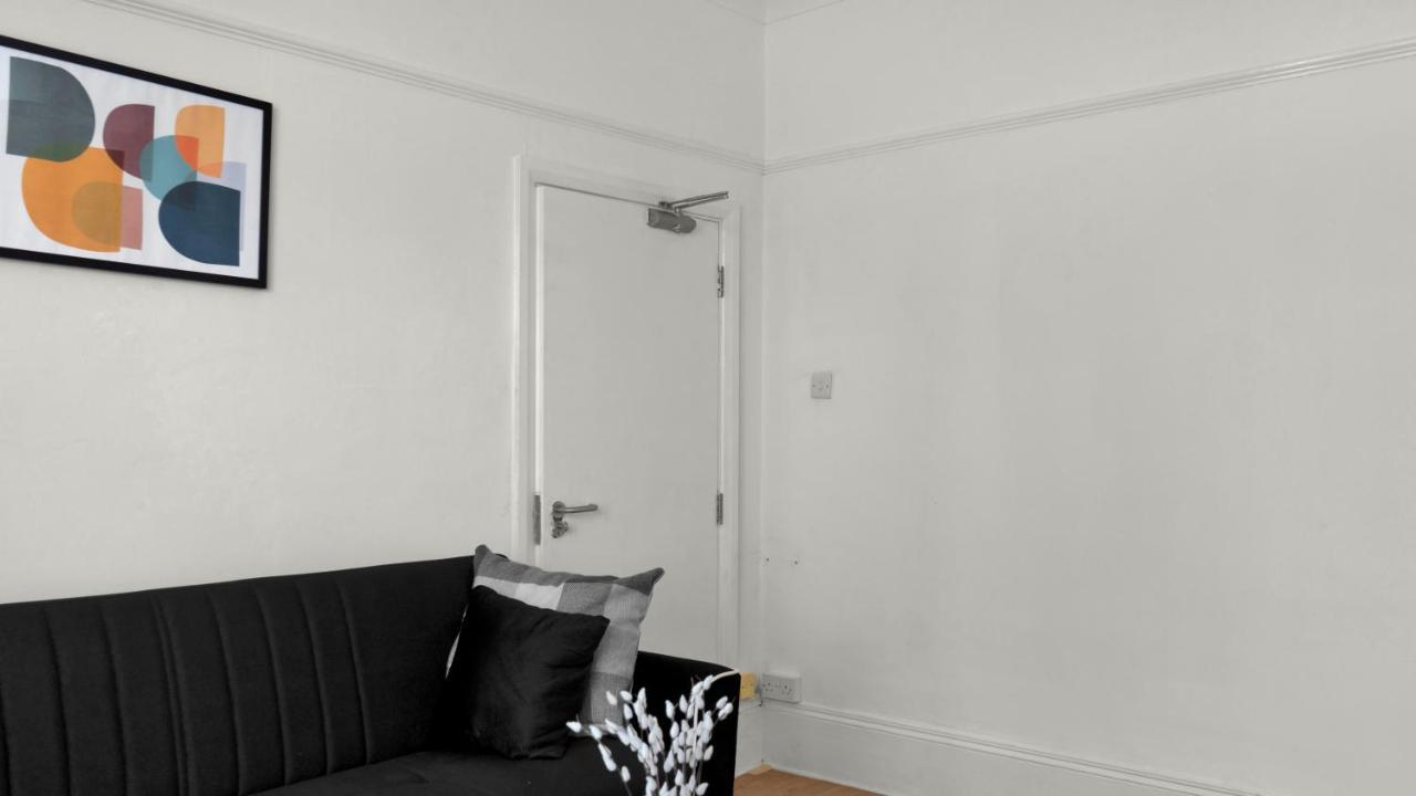 Feriehus Livestay-4 Bed 2 Bath House With Private Garden London