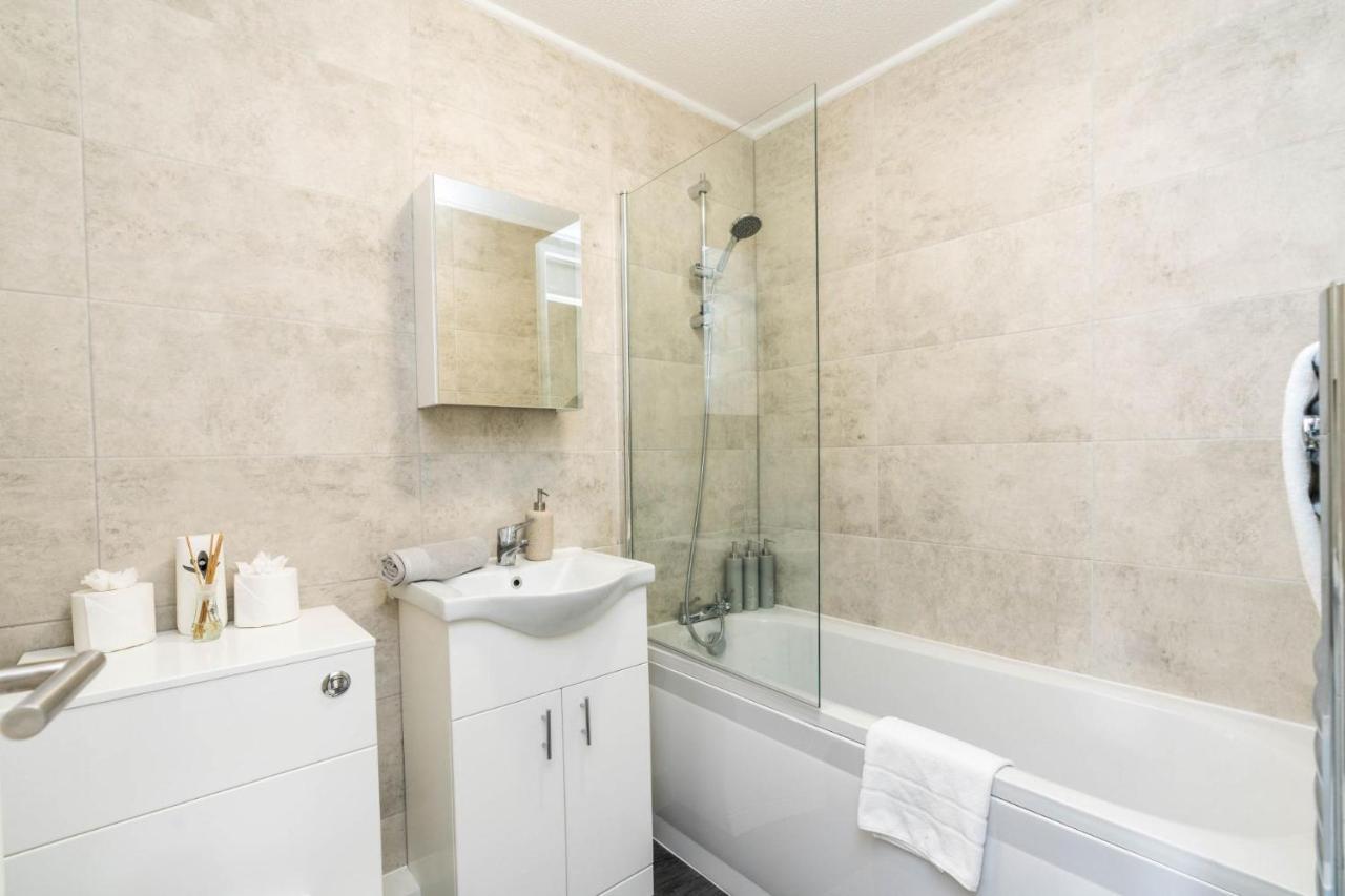 Holiday home Sleek And Stylish 2bd With A Garden Anerley London