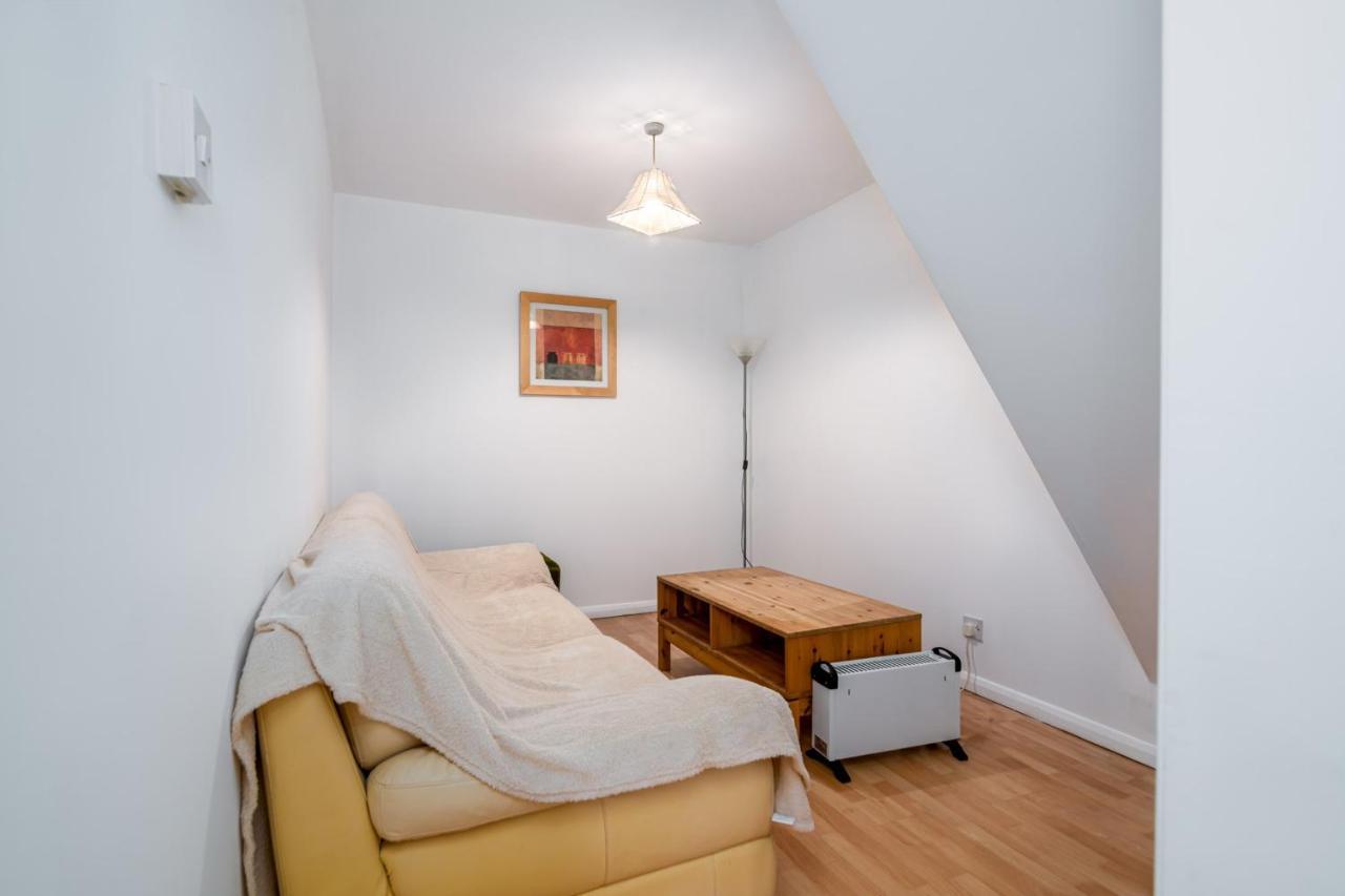 Guestready - 4br In Surrey Quays Canada Water London