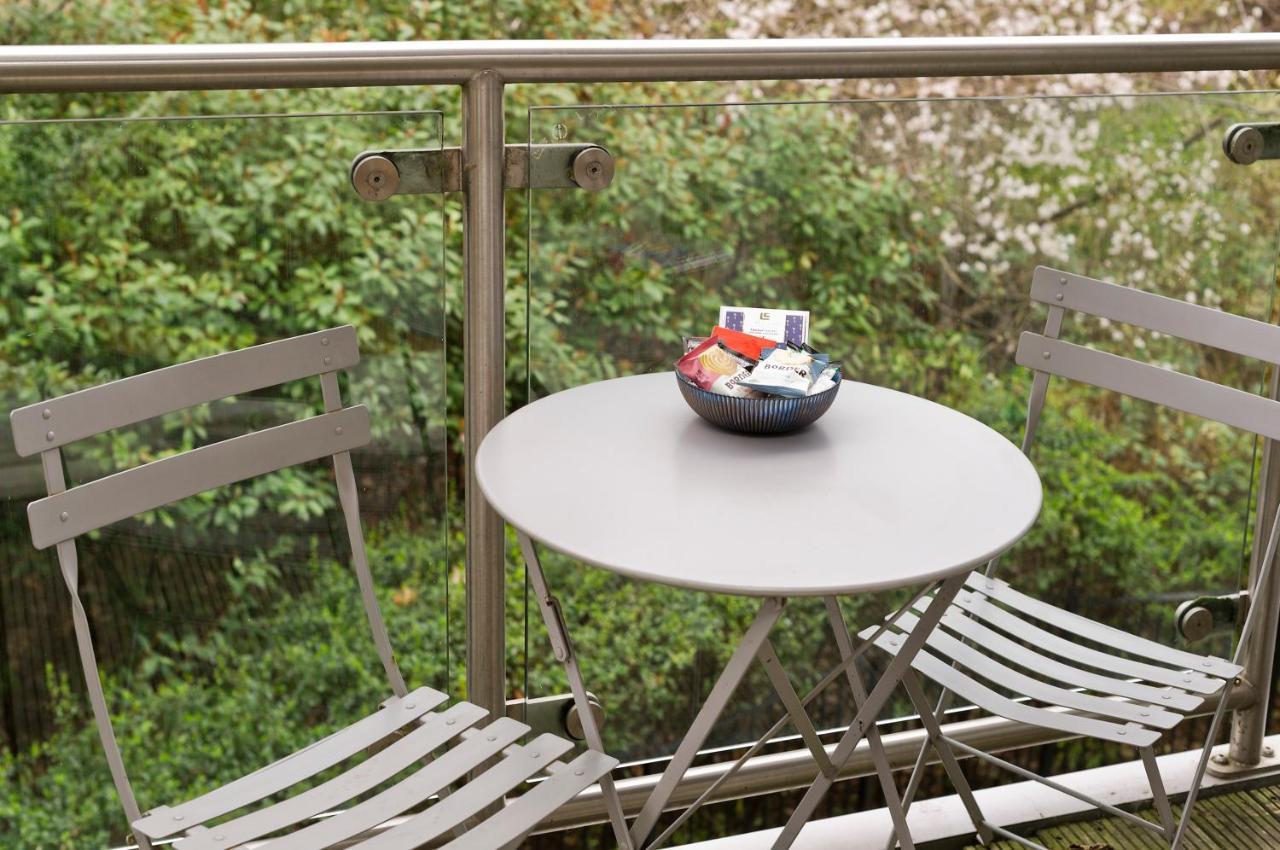 Lägenhet Large One Bedroom Flat With Balcony Close To The By Underthedoormat