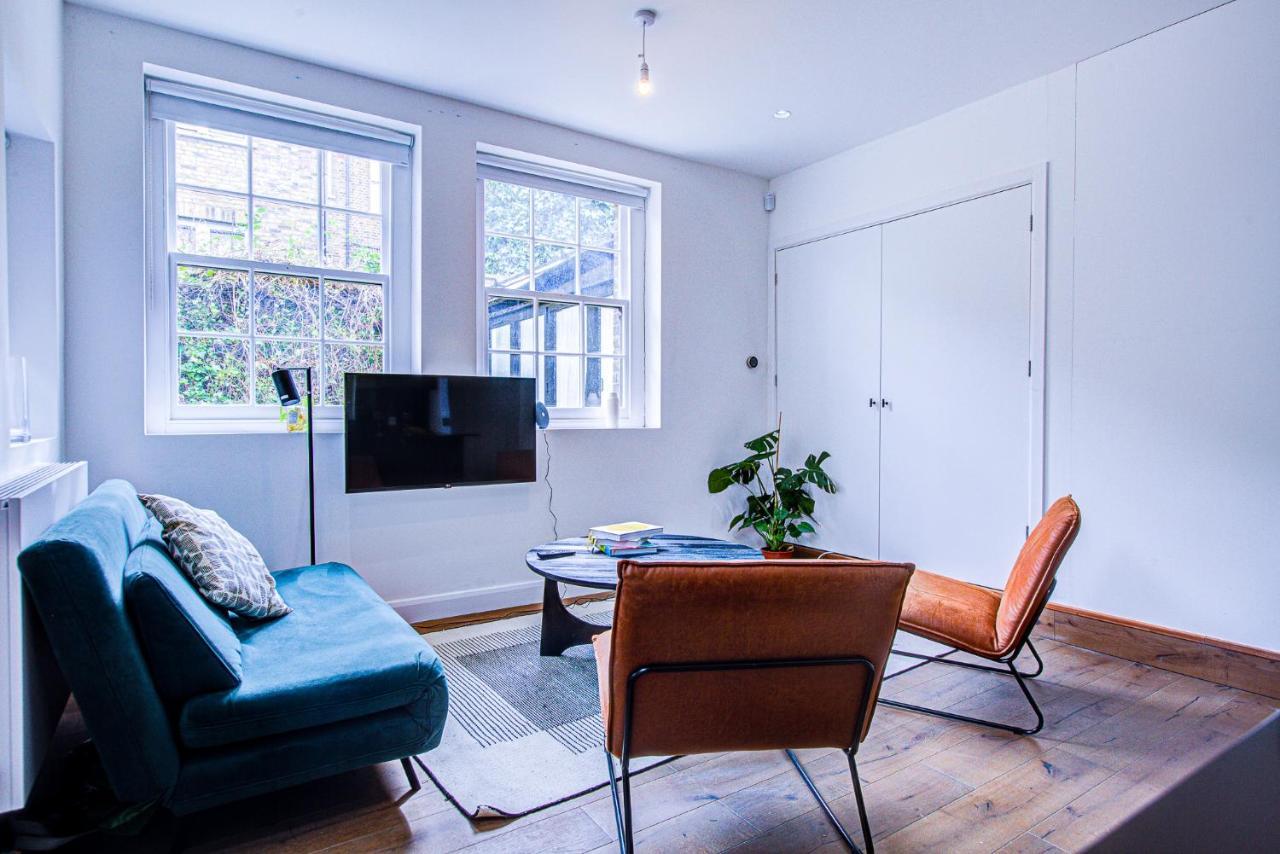 Charming 1br In A Gated Complex And A Short Walk From Queens Park Tube Appartement Londen