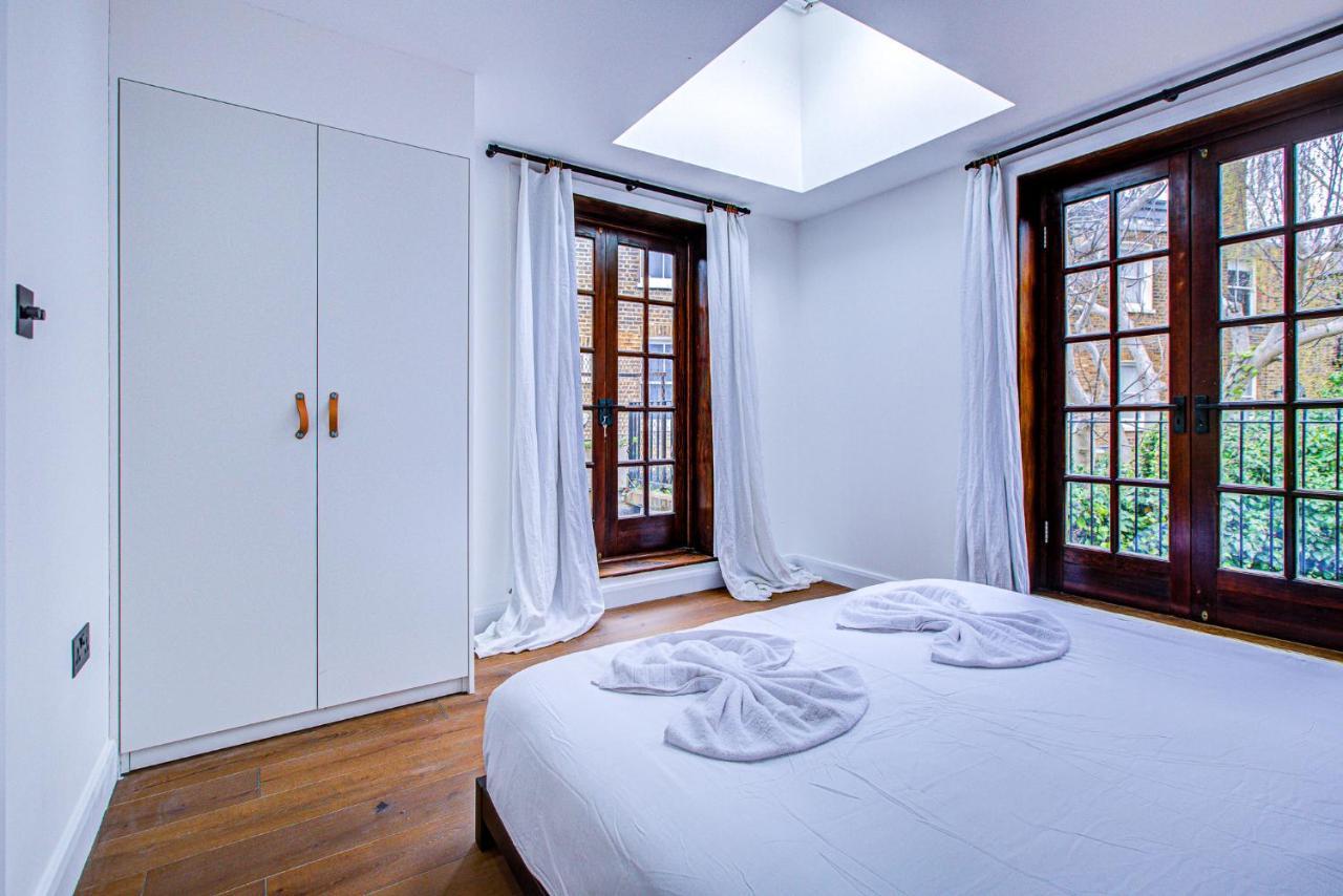 Beautiful 3-bedroom House Just Minutes From Queen's Park Tube Lägenhet
