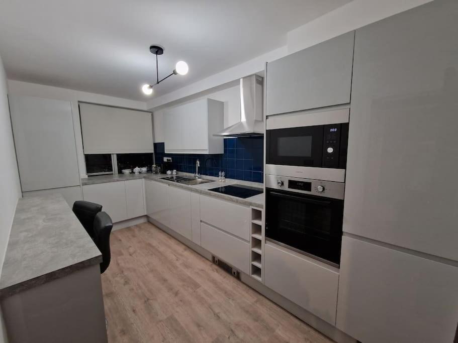 Lejlighed Newly Renovated Apartment! London