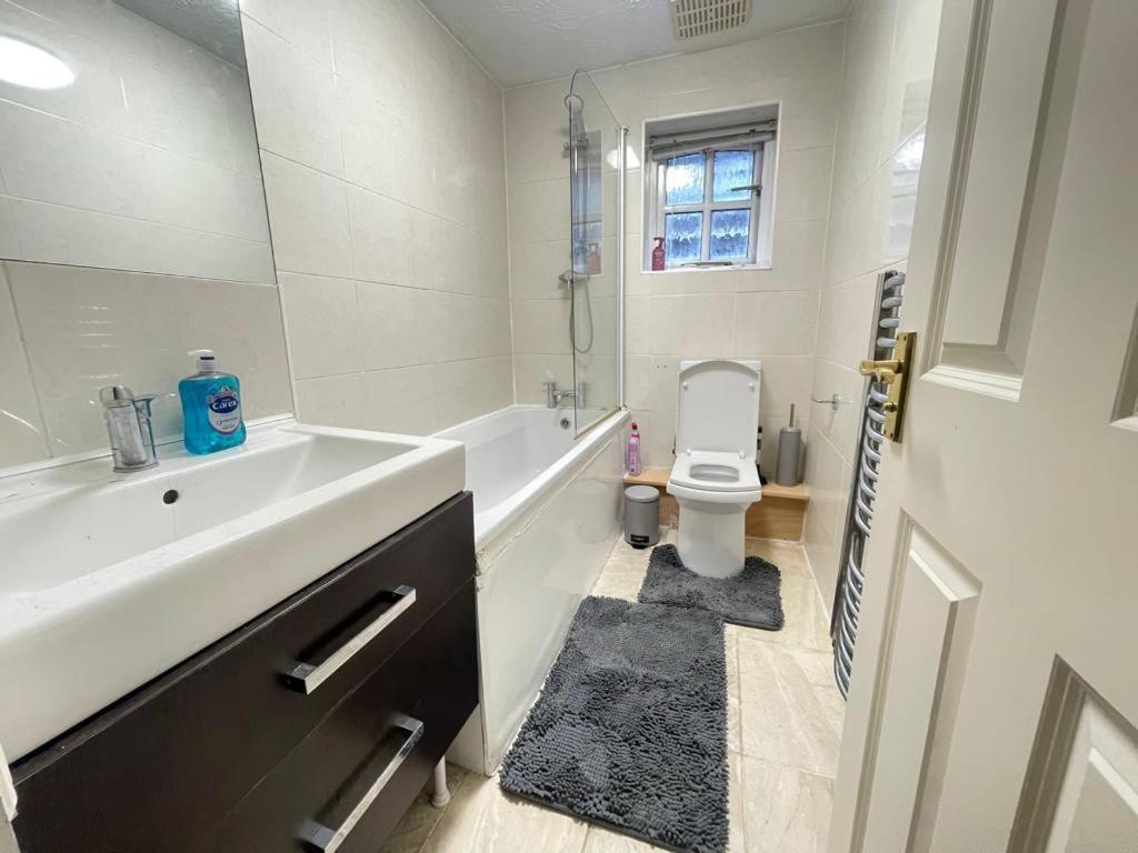 Cosy With En-suite In Greenwich Homestay