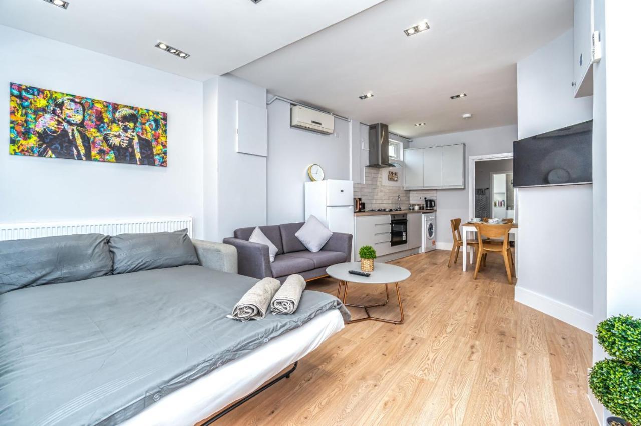 Modern In East Apartment London