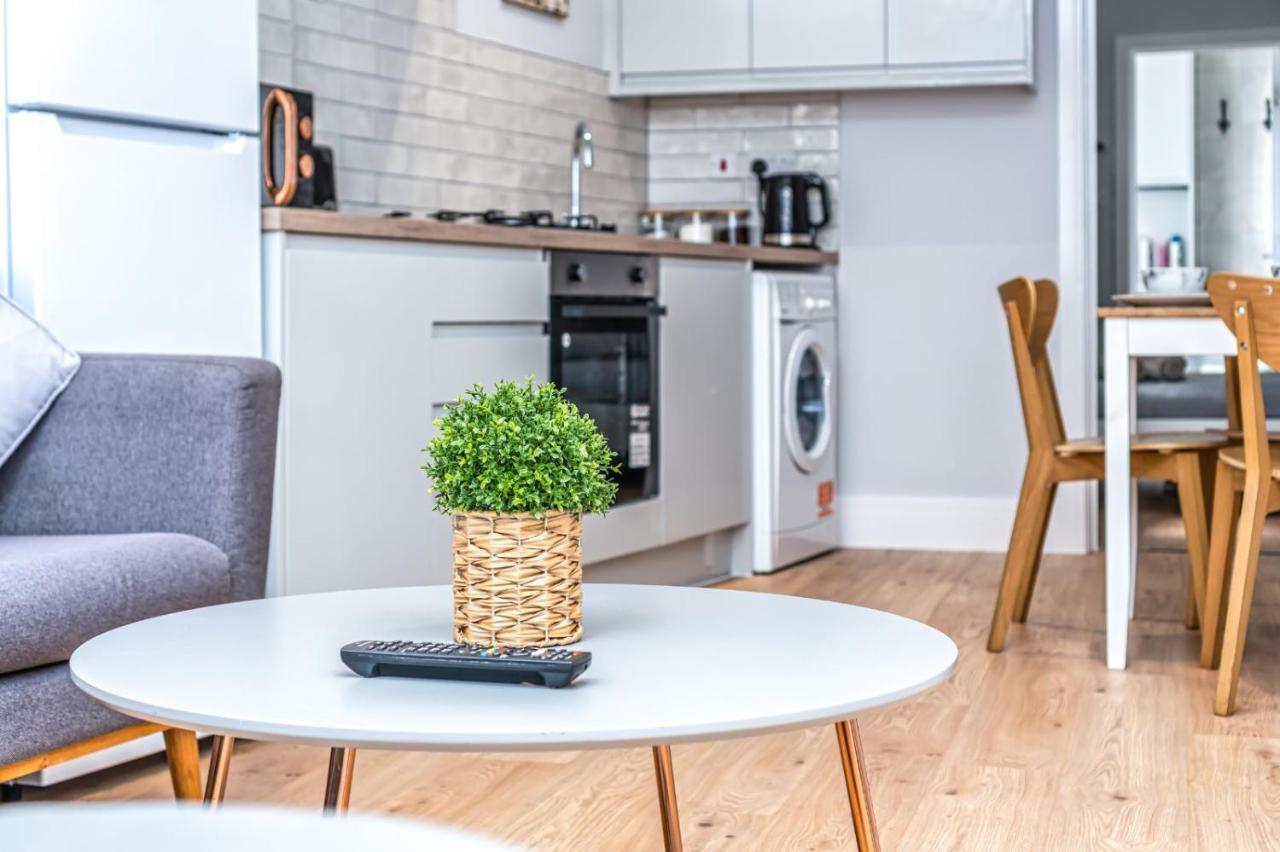 Modern In East Apartment London