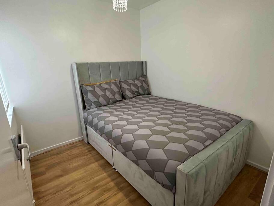 Ferienhaus New! 4 Bedroom House With Garden And Lawn