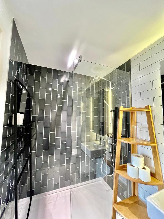 Appartement Luxury 2 Bedroom 2 Bathroom - City Airport Londen