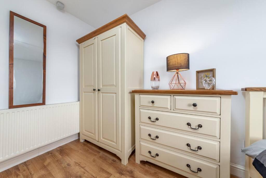One Bedroom Flat In Central #02 * Londres