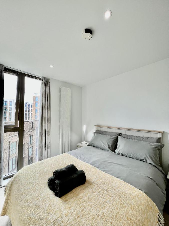 Luxury 2 Bedroom 2 Bathroom - City Airport * Londen