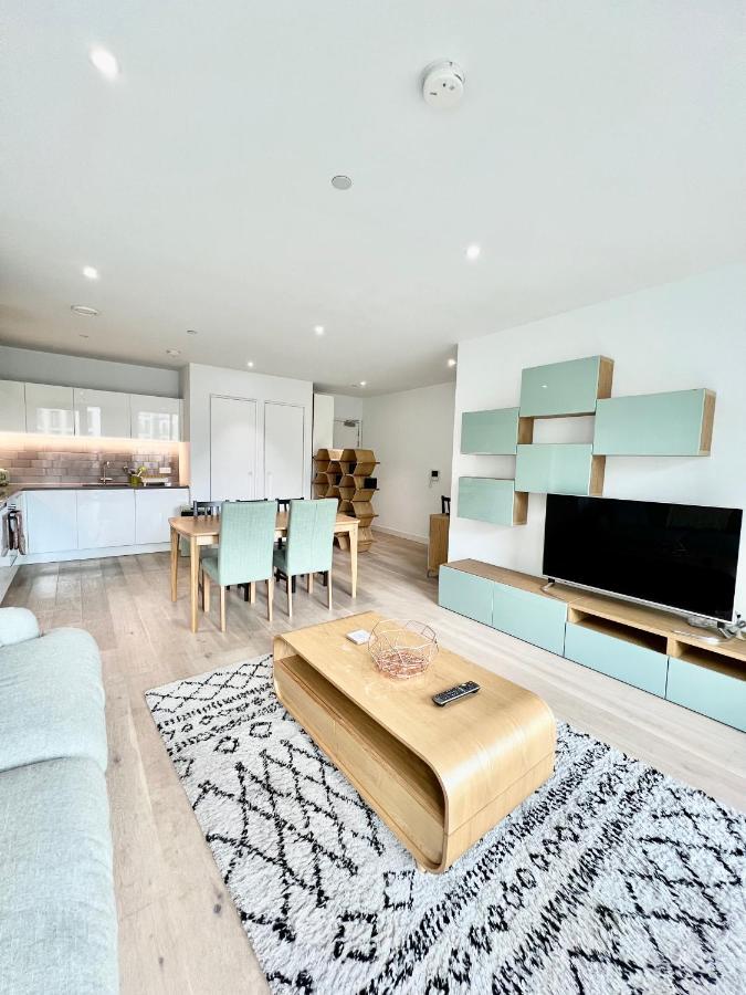Luxury 2 Bedroom 2 Bathroom - City Airport * Londen