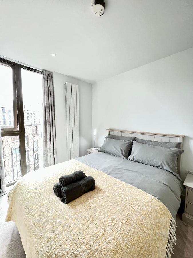 Luxury 2 Bedroom 2 Bathroom - City Airport Londen