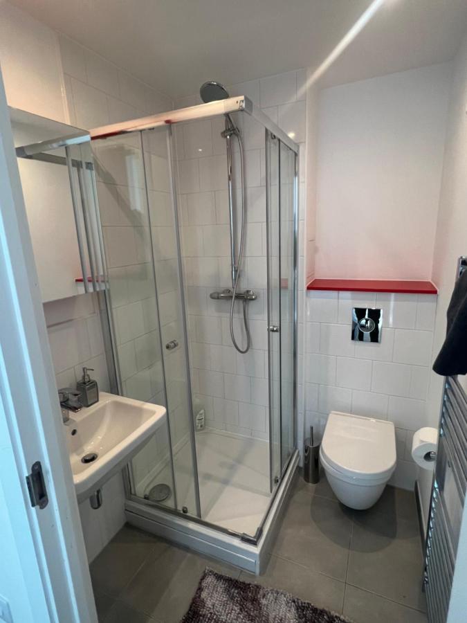 Two Bedroom Lägenhet London