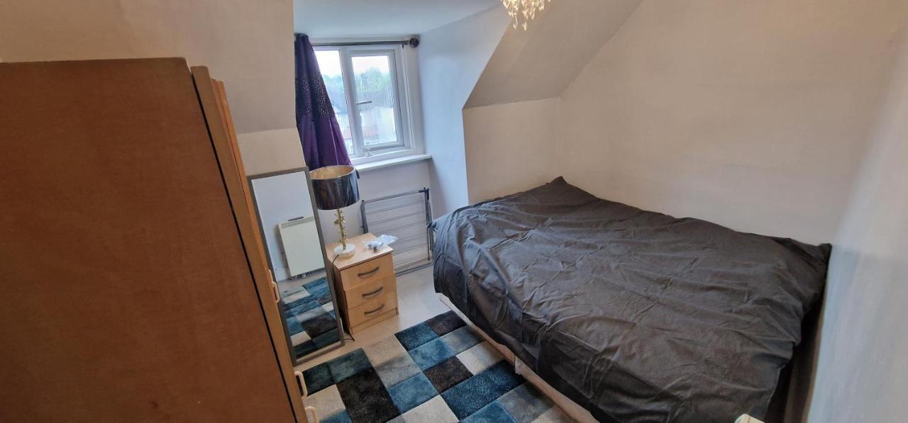 Cosy 2 Bedroom Flat - Sleeps 6 People - Close To Lewisham Dlr/train Station Appartement