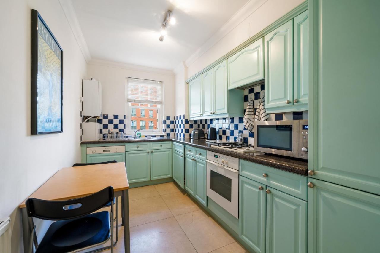 Appartement Terrific 2 Bed 2 Bath Apt With Gym & Roof Terrace -12 Mins From *